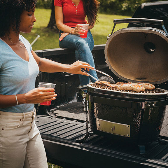 Primo Primo Oval Large Charcoal All-In-One Heavy-Duty Stand, Side Shelves, Ash Tool and Grate Lifter