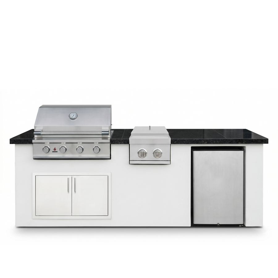 Living Outdoorsy 7' Complete Outdoor Kitchen Island — True Flame TFE32 Grill Package | White Stucco & Black Granite Countertop